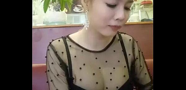  Cute Vietnamese show on cam